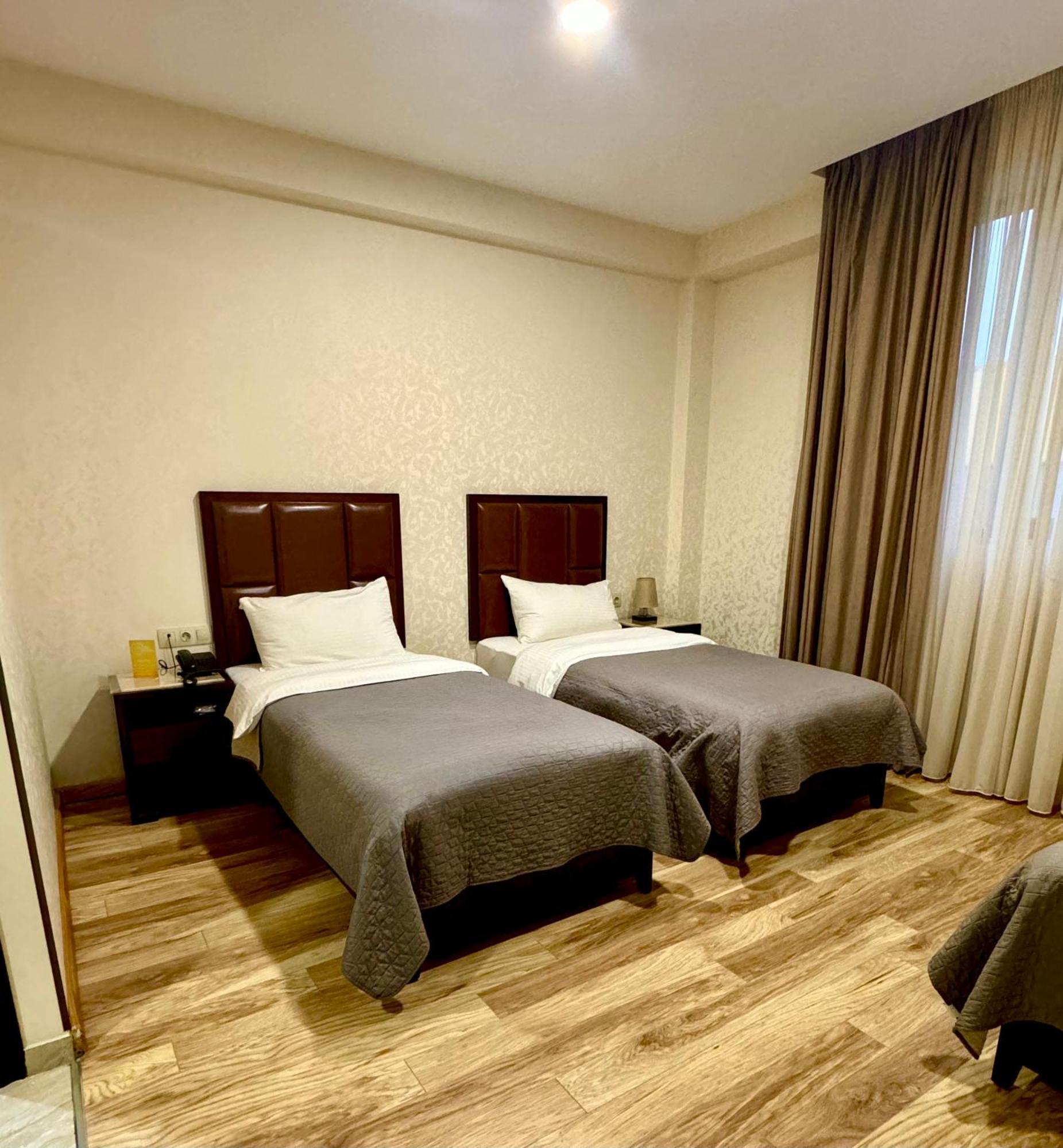 Aura Hotel Tbilisi Eksteriør billede
